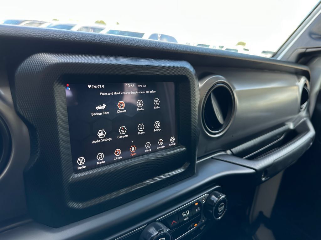 Used 2022 Jeep Gladiator Sport AWD/4WD image 18