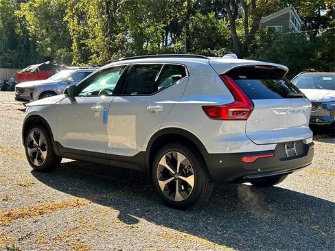 New 2026 Volvo XC40 B5 Plus w/ Protection Package Premier image 4