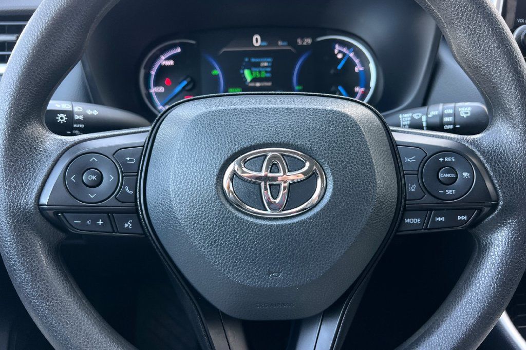 Certified 2025 Toyota RAV4 XLE AWD/4WD image 26