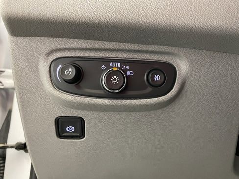 Used 2022 GMC Terrain SLT image 26