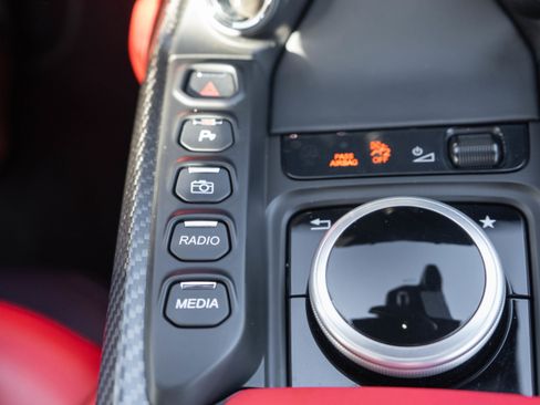 Used 2023 Aston Martin V8 Vantage Coupe image 24