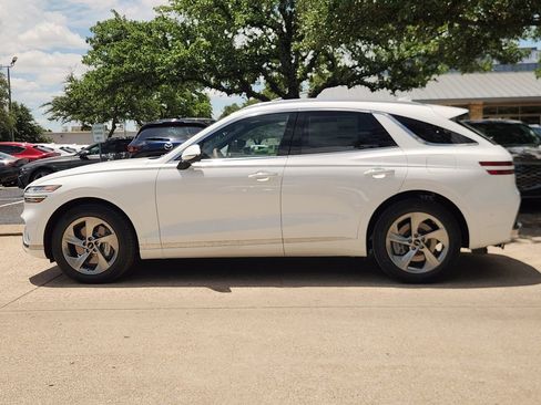 New 2026 Genesis GV70 2.5T Advanced w/ G1 Accessory Package AWD/4WD image 3