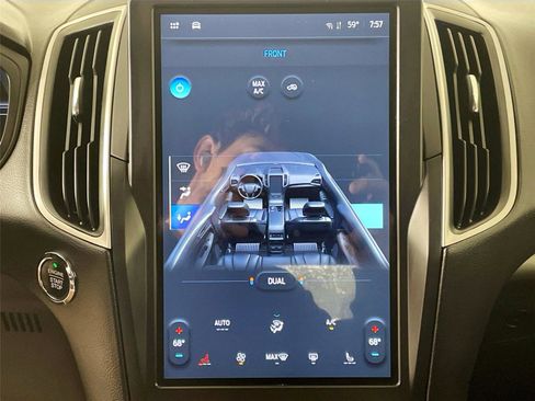 Used 2024 Ford Edge SEL image 9