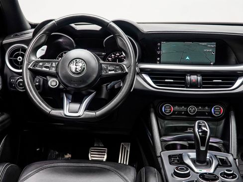 Used 2023 Alfa Romeo Stelvio Veloce image 17