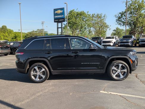 Used 2023 Jeep Grand Cherokee 4WD 4xe w/ Luxury Tech Group II image 10