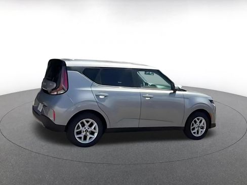 Used 2025 Kia Soul LX w/ LX Technology Package FWD image 15