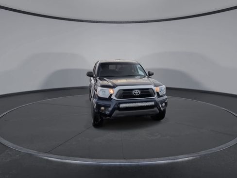 Used 2012 Toyota Tacoma 4x4 Double Cab image 2