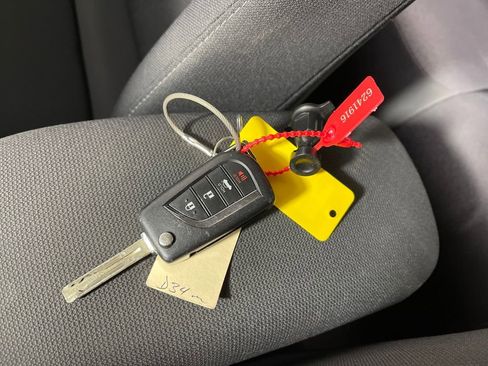 Used 2024 Toyota Corolla LE image 27