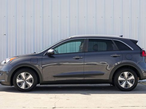 Used 2019 Kia Niro LX image 8