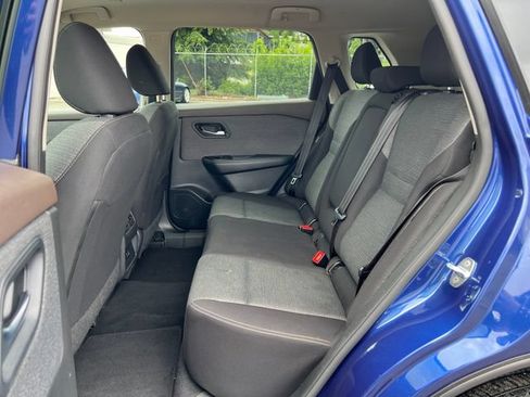 Used 2023 Nissan Rogue SV FWD image 13