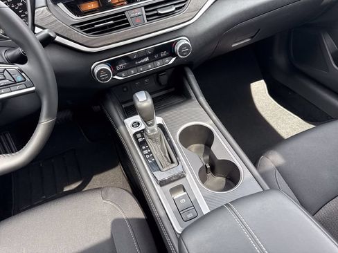 Certified 2025 Nissan Altima 2.5 SV w/ SV Premium Package FWD image 15