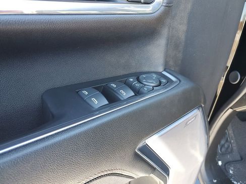 Used 2024 Chevrolet Silverado 2500 High Country w/ Technology Package image 26