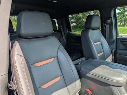 Used 2024 GMC Sierra 1500 AT4 w/ AT4 Premium Package AWD/4WD image 16