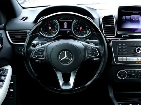 Used 2019 Mercedes-Benz GLS 550 4MATIC image 30