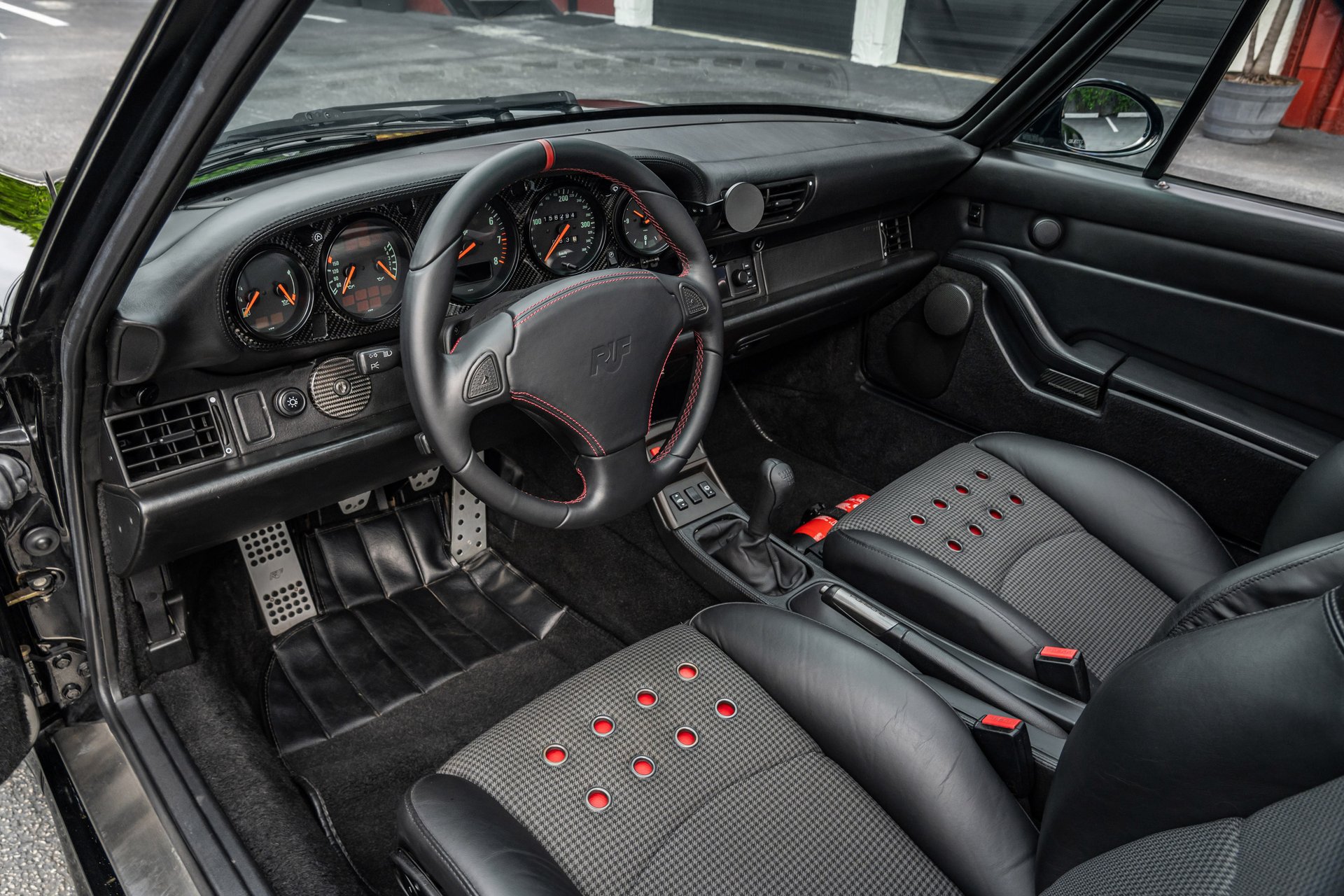 Used 1996 Porsche 911 Turbo RWD image 25