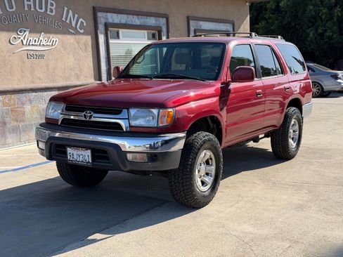 Used 2002 Toyota 4Runner SR5 RWD image 2