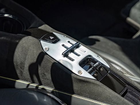 Used 2022 Ferrari SF90 Stradale image 17