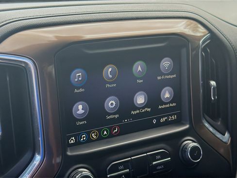 Used 2019 Chevrolet Silverado 1500 High Country w/ Technology Package image 12