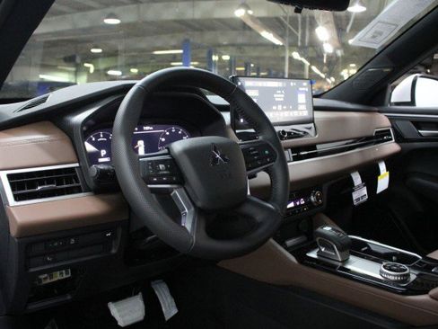 New 2026 Mitsubishi Outlander SEL image 5