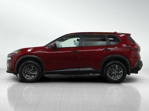 Used 2021 Nissan Rogue S image 2