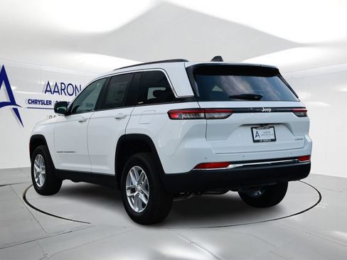 New 2026 Jeep Grand Cherokee Laredo RWD image 2