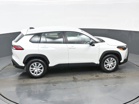 Used 2026 Toyota Corolla Cross L image 39