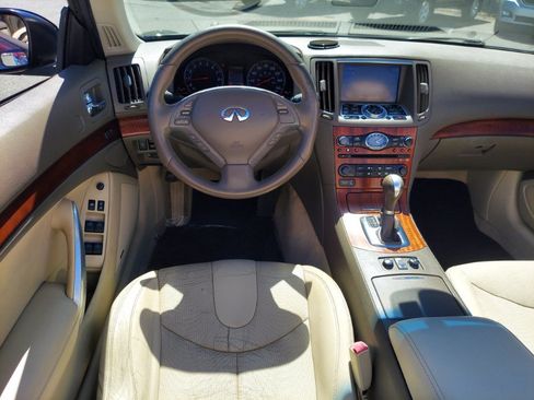 Used 2009 INFINITI G37 Convertible w/ Premium Pkg RWD image 10