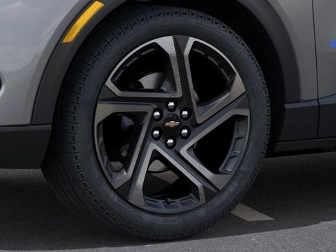 New 2026 Chevrolet Equinox EV LT w/ Convenience Package II image 9