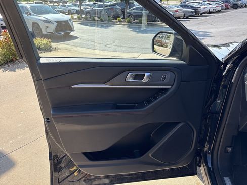 Used 2025 Ford Explorer ST-Line AWD/4WD image 33