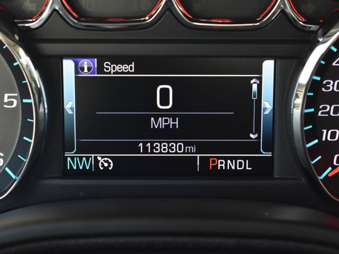 Used 2019 Chevrolet Suburban LT image 40