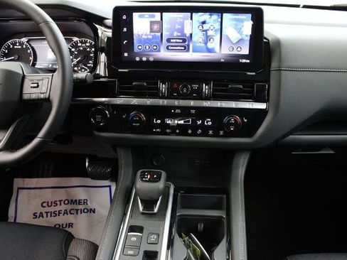 Certified 2026 Nissan Pathfinder SV FWD image 22