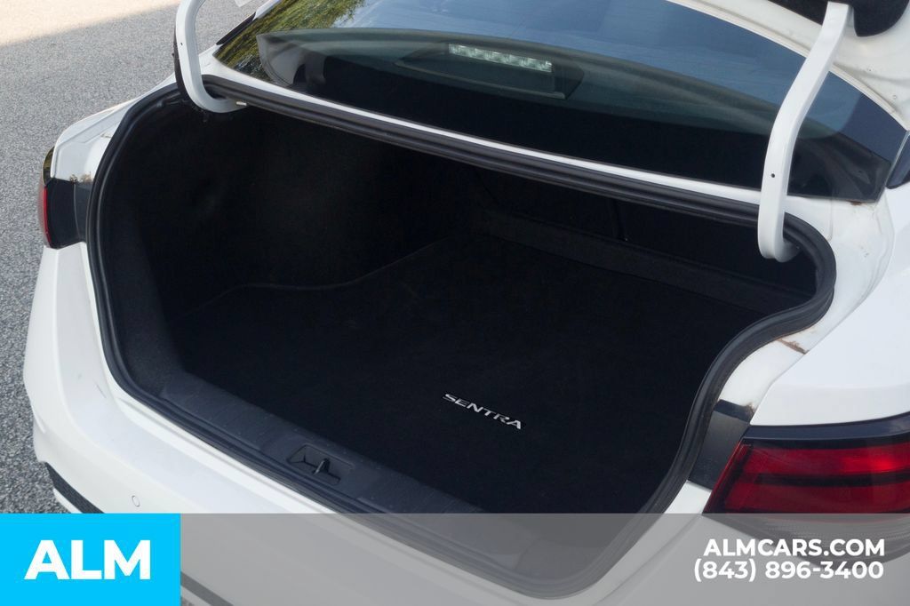 Used 2024 Nissan Sentra SV FWD image 8