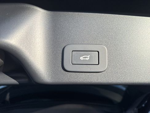 Used 2023 Land Rover Range Rover Evoque R-Dynamic SE AWD/4WD image 30