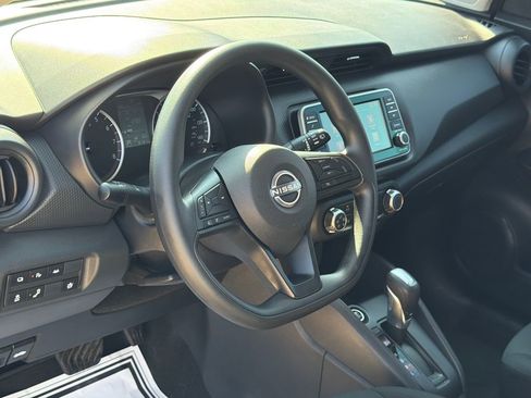 Certified 2025 Nissan Kicks Play S image 18