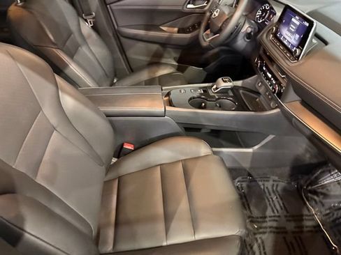 Certified 2025 Nissan Rogue SV w/ SV Premium Package FWD image 31