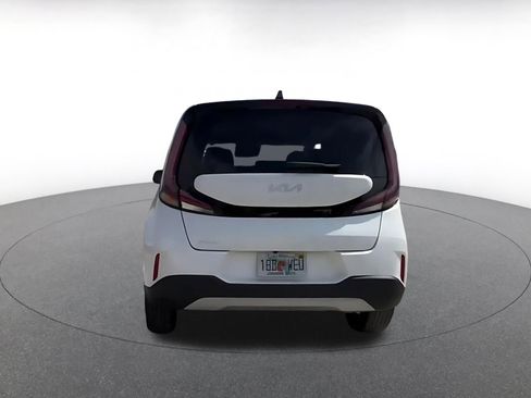 Used 2025 Kia Soul LX w/ LX Technology Package image 12