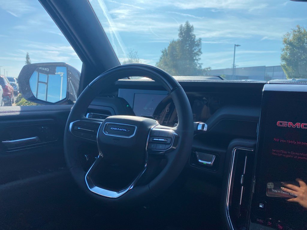 New 2026 GMC Yukon Denali w/ Advanced Technology Package AWD/4WD image 37
