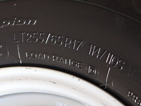 Used 2023 Chevrolet Colorado W/T w/ Safety Package image 34