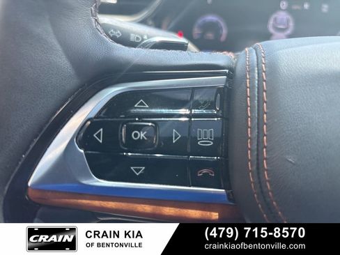 Used 2025 Jeep Grand Cherokee L Summit AWD/4WD image 24