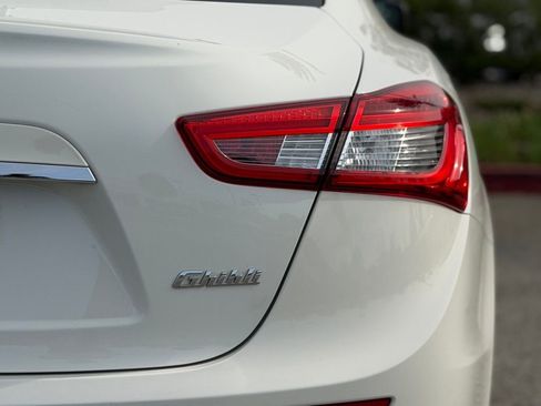 Used 2016 Maserati Ghibli image 12
