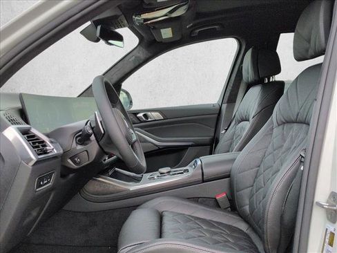 Used 2026 BMW X7 xDrive40i w/ M Sport Package AWD/4WD image 4