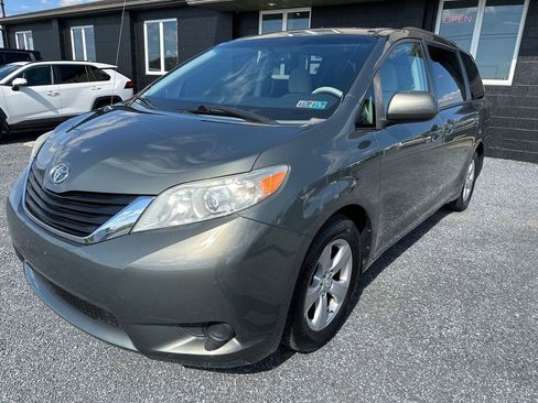 Used 2014 Toyota Sienna LE FWD image 7