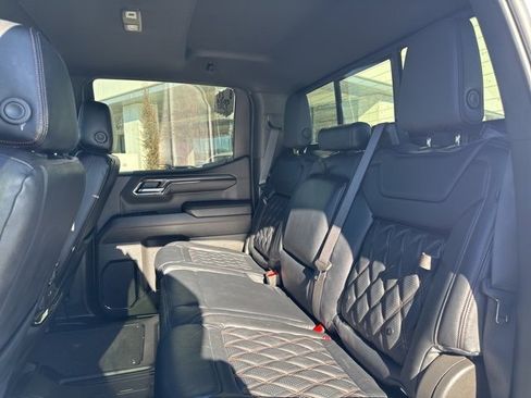Used 2024 GMC Sierra 1500 AT4 w/ Technology Package image 9