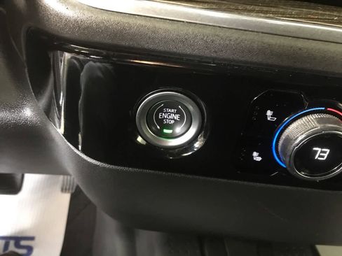 Used 2022 Chevrolet Silverado 1500 LT image 24