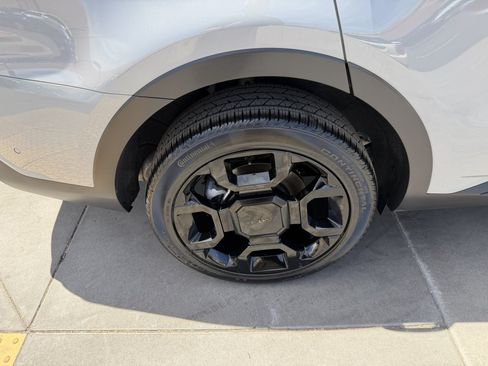 Used 2025 Kia Sorento SX AWD/4WD image 15