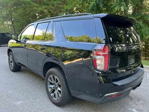Used 2022 Chevrolet Tahoe Z71 w/ Luxury Package AWD/4WD image 7