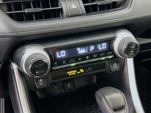 Used 2021 Toyota RAV4 XLE image 23