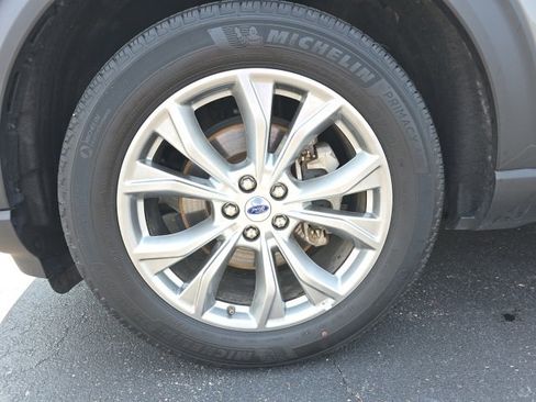 Certified 2023 Ford Explorer Limited image 9