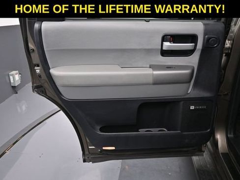 Used 2015 Toyota Sequoia Limited AWD/4WD image 38