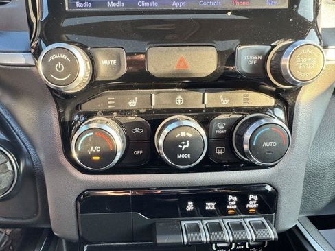 Used 2019 RAM 1500 Big Horn AWD/4WD image 26
